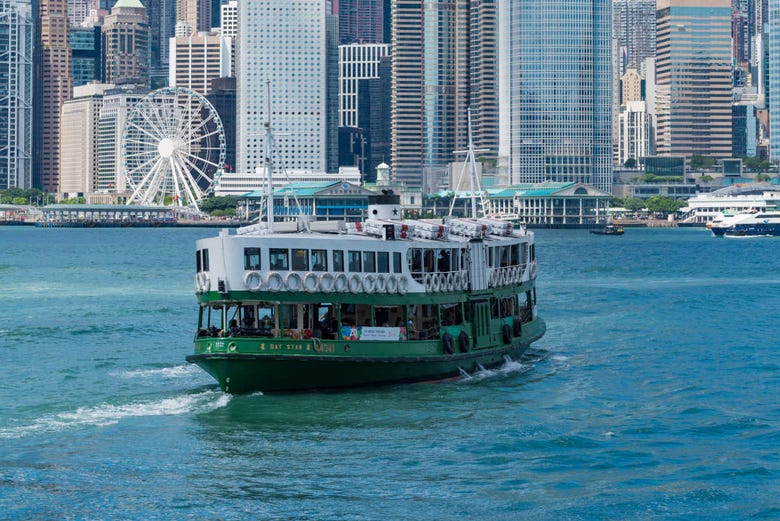 Boat tour of Victoria Harbour